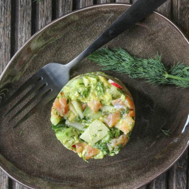 Zalmtartaar met platte kaas